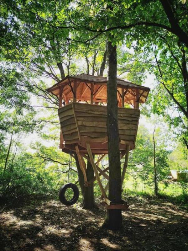 The Orchard treehouse by Treetop Co. The Orchard treehouse by Treetop Co.