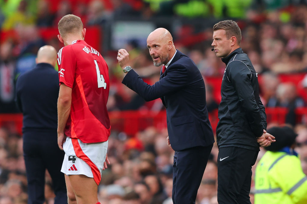 Manchester United manager Erik ten Hag talks to Matthijs de Ligt